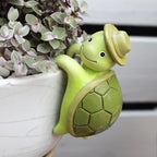 Cute Cartoon Tortoise Flower Pot Hugger Figurine Resin Climbing Turtle Statue Outdoor Hanging Animals Sculpture Planter Pot Decorations for Garden Patio Lawn Yard Ornaments
