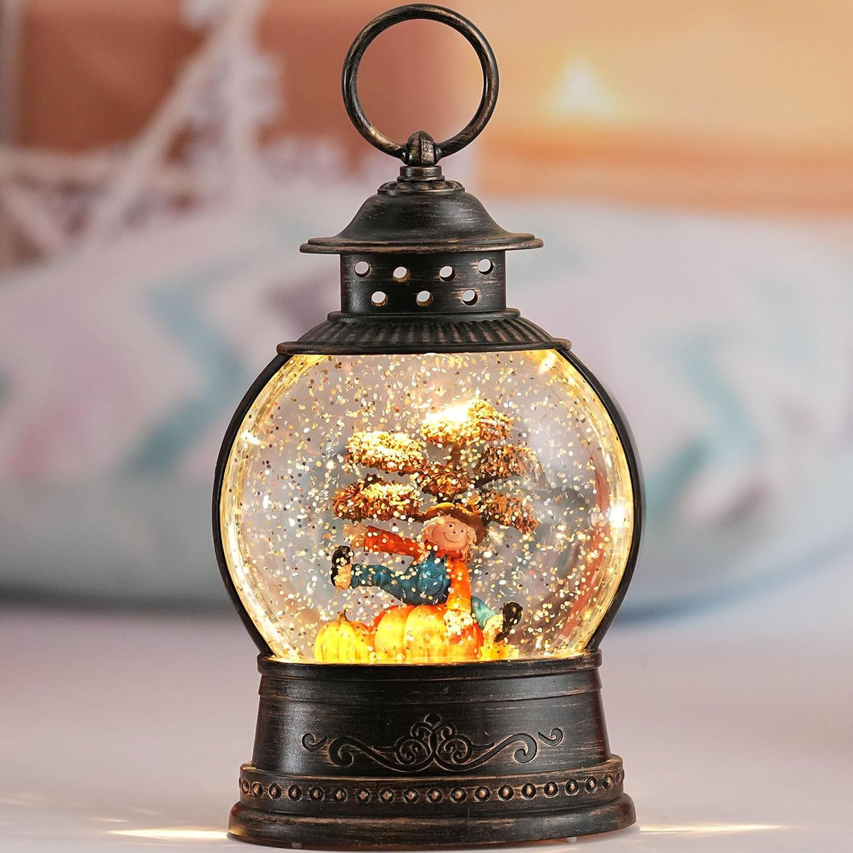 Thanksgiving Decorations Snow Globes, Light Up Snow Globe Lantern with Scarecrow Pumpkin, 6H Timer, USB & Battery Operated Fall Decorations for Autumn Thanksgiving Harvest…