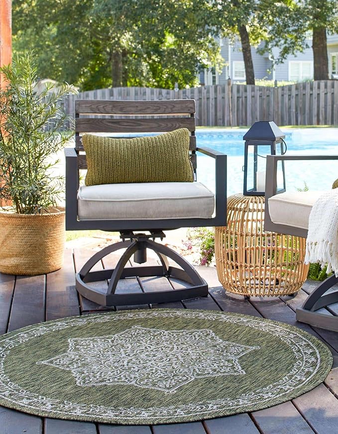 Unique Loom Outdoor Traditional Collection Area Rug - Antique (5' 3" Round Green/Ivory)