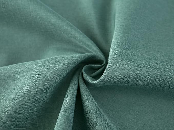 Outdoor Tablecloth Wrinkle-Free Stain Resistant Waterproof Polyester Fabric Table Cover with Zipper Umbrella Hole for Picnic/Party/Dinner/Patio Garden(70inch Round,Zippered,Green)