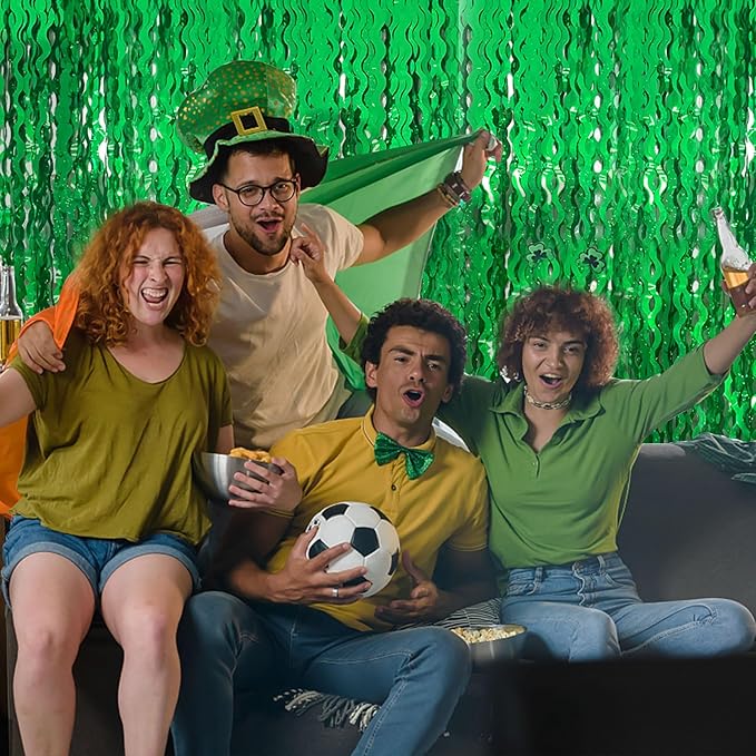 Green Tinsel Foil Fringe Curtains Wavy Backdrop for Parties Sparkle Metallic Wavy Foil Fringe Backdrop Curtain for Party Decorations Photo Booth Props for Birthday Graduation Wedding