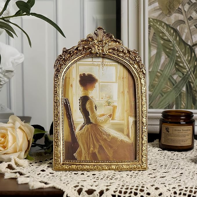 Cuspin 5x7 Gold Picture Frame, Vintage Gold Ornate Resin Photo Frame with Glass Front for Tabletop and Wall Mounting, Antique Picture Frames Photo Gallery for Home Office Decor