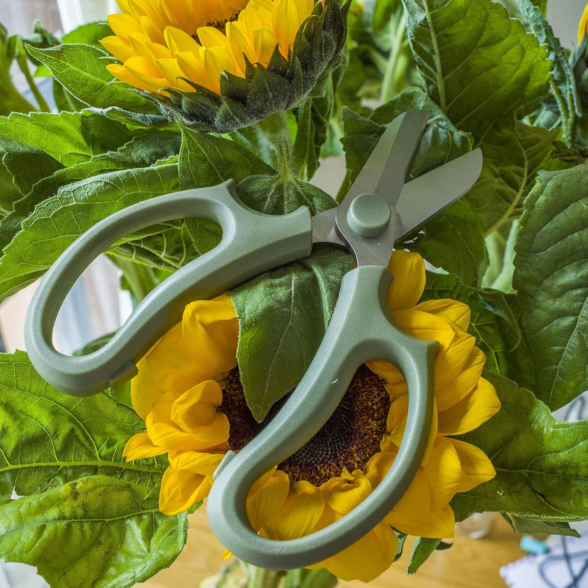 Leize Flower Scissors, Premium Thickened Stainless Steel Floral Shears, Strong Pruner for Flowers, Branches and Leaves (Grey Green)