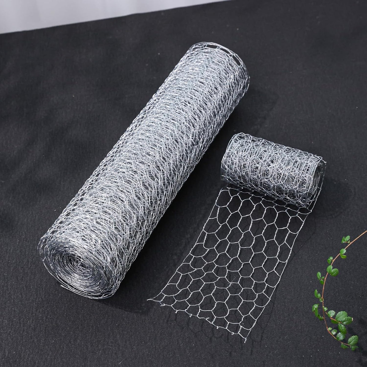 Chicken Wire for Crafts, Wire Netting Hexagonal Garden Poultry Chicken Wire Netting, Pet/Rabbit/Chicken Wire Fencing,0.8inch Hexagonal Galvanized PVC Coated Mesh Fence (Silver, 15.7"x236")