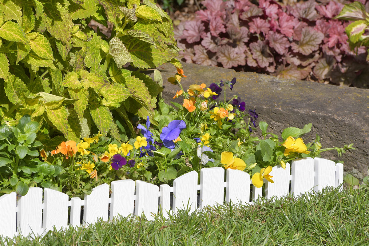 EasyFlex No-Dig Landscape Edging with Anchoring Spikes, 4.5 in. Tall Decorative Adirondack Wood-Look Fence Garden Border, 15 Foot Kit, White (3600WT-15C-6)