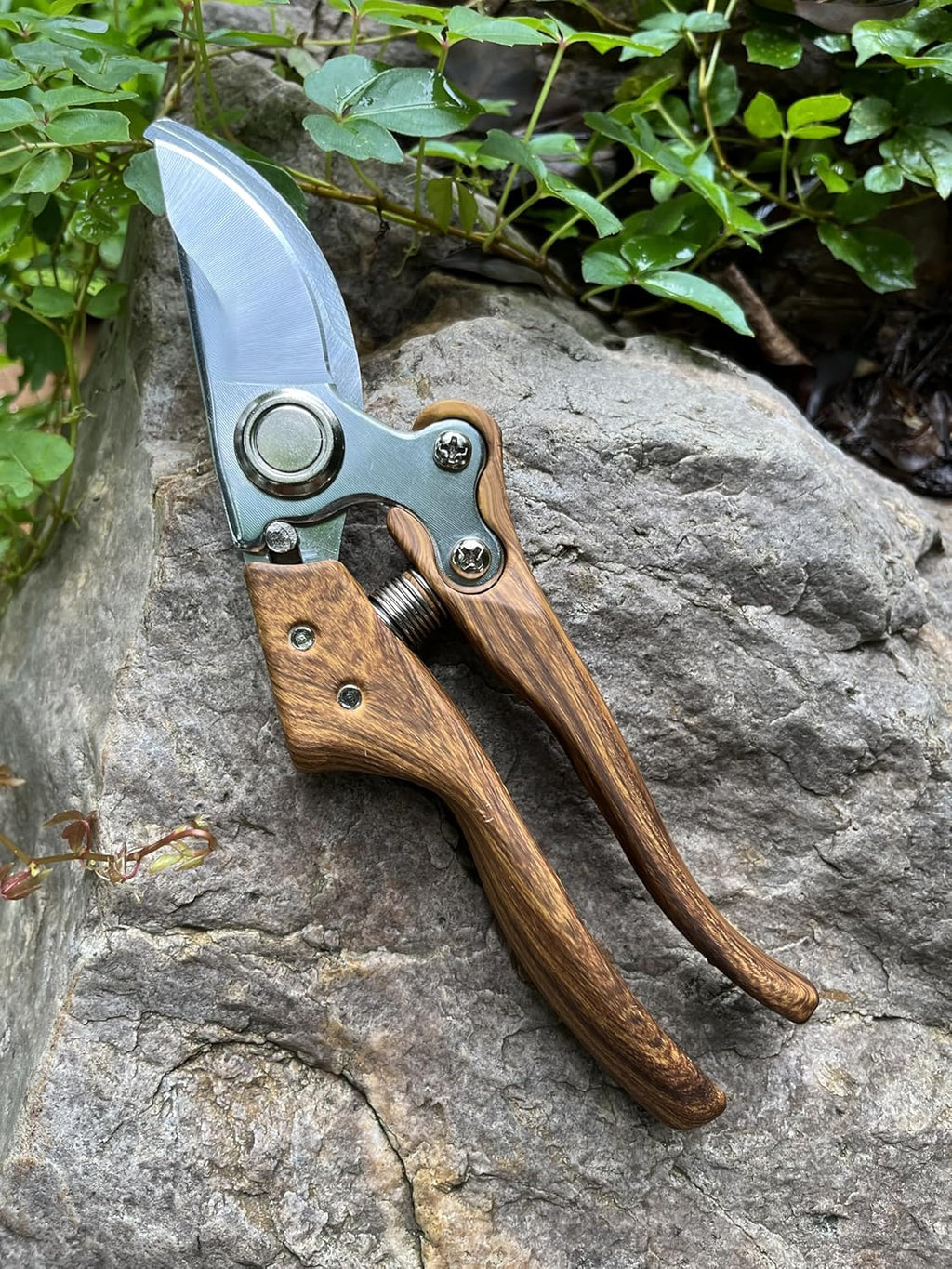 Bypass Pruning Shears for Gardening - SK5 Stainless Steel Garden Snips with Aluminum Alloy Handle for Precise Trimming - Garden Sheers for Flowers - Flower Cutters for Stems