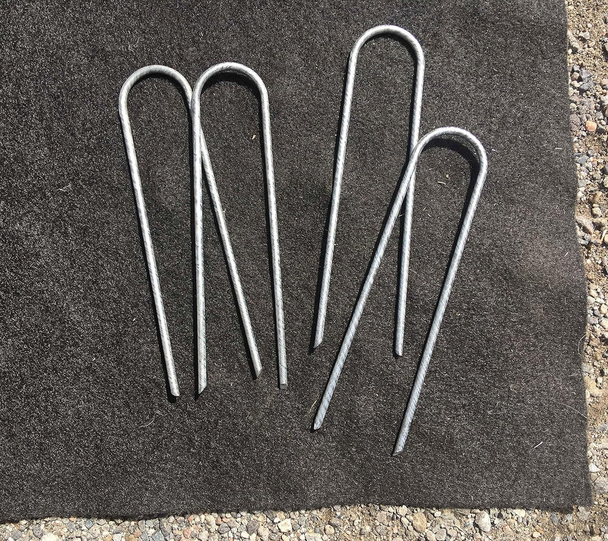 Sandbaggy Galvanized 6-Inch Landscape Staples ~ 9 Gauge Steel - Fabric Pins, Garden Earth Stakes, Ground Cover, Fence Anchors, Lawn Nails ~ Trusted by Organic Farmers Across The USA (1,000 Staples)